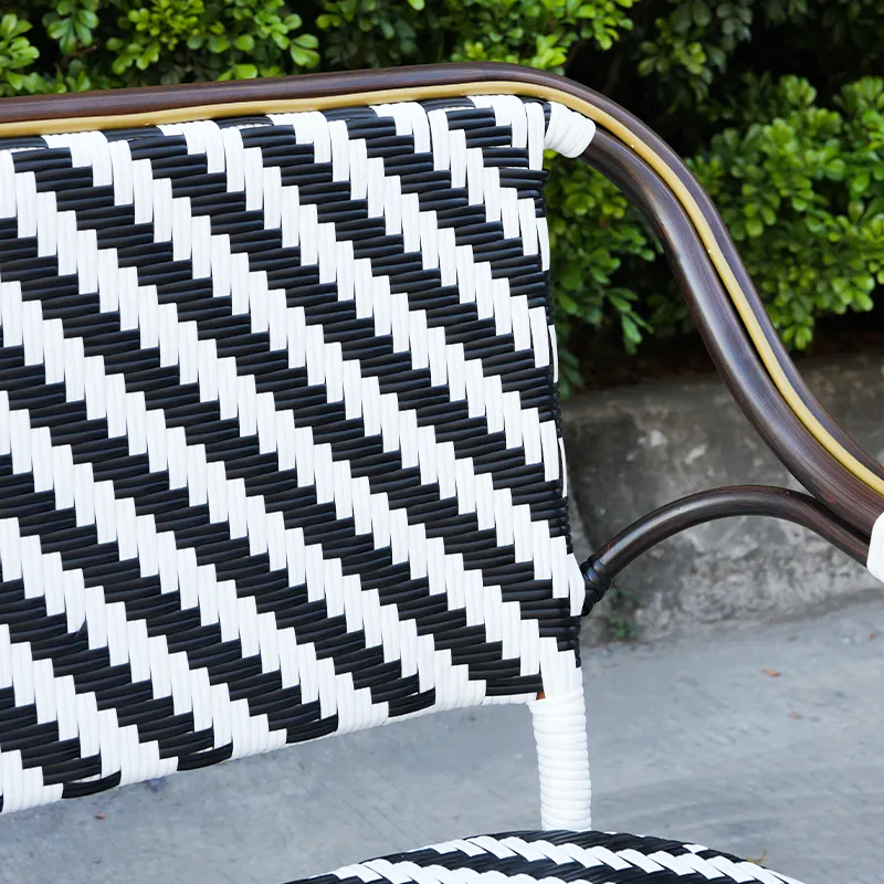 Table de terrasse COMO - tressage noir / blanc