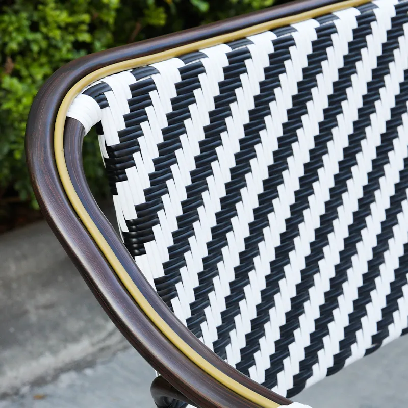 Table de terrasse COMO - tressage noir / blanc